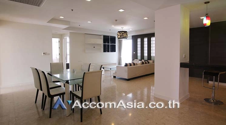  3 Bedrooms  Condominium For Rent in Sukhumvit, Bangkok  near BTS Ekkamai (AA16869)