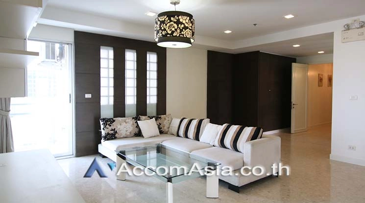  3 Bedrooms  Condominium For Rent in Sukhumvit, Bangkok  near BTS Ekkamai (AA16869)