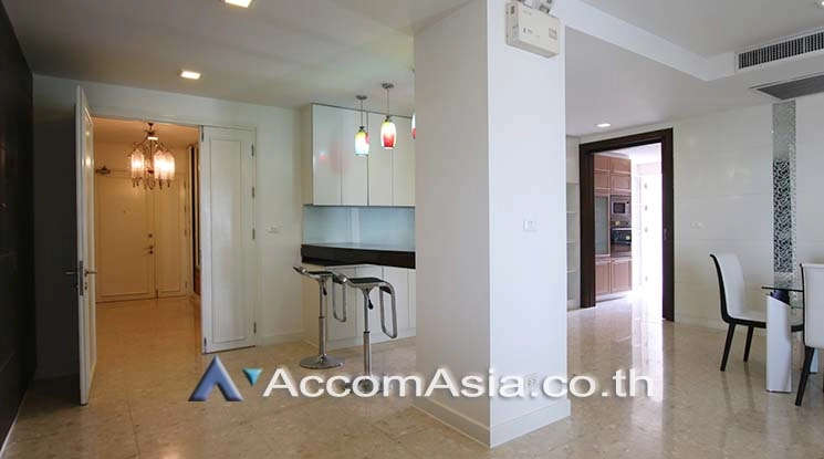  3 Bedrooms  Condominium For Rent in Sukhumvit, Bangkok  near BTS Ekkamai (AA16869)