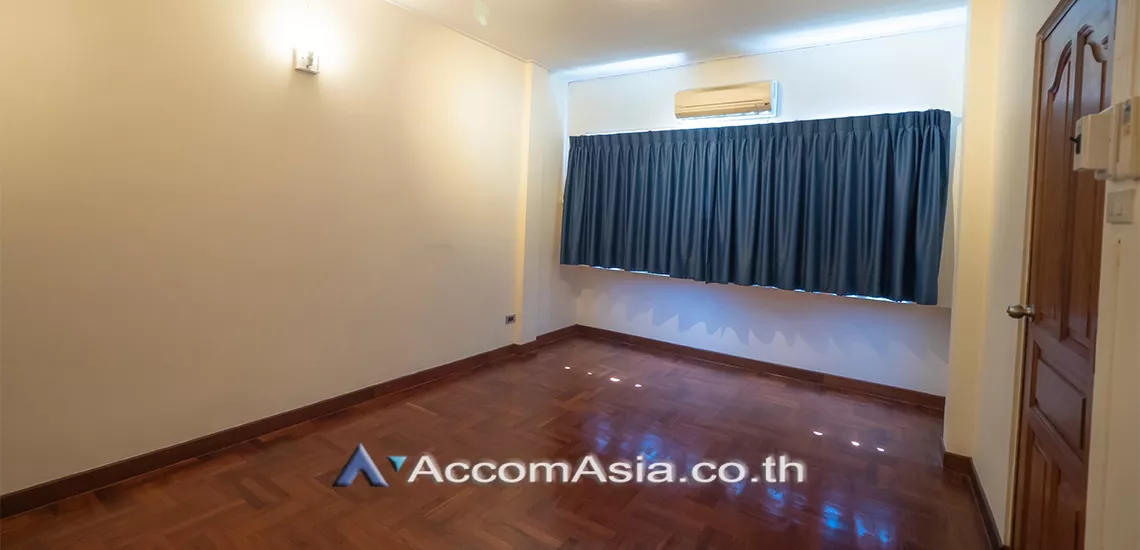 12  5 br House For Rent in Sukhumvit ,Bangkok BTS Ekkamai at Ekkamai Villas AA16887