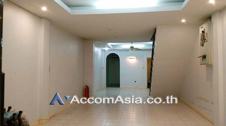  1  6 br Townhouse For Rent in Sathorn ,Bangkok BTS Chong Nonsi AA16935