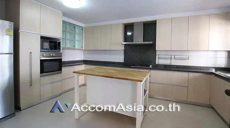 Big Balcony, Pet friendly |  3 Bedrooms  Apartment For Rent in Sukhumvit, Bangkok  near BTS Asok - MRT Sukhumvit (AA16944)