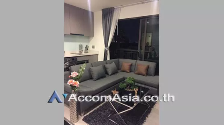  1 Bedroom  Condominium For Rent in Sukhumvit, Bangkok  near BTS Thong Lo (AA16970)
