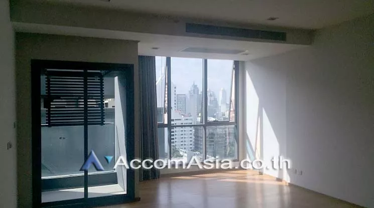  2 Bedrooms  Condominium For Sale in Sukhumvit, Bangkok  near BTS Nana (AA16972)
