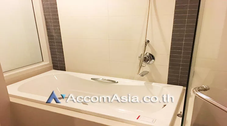  1 Bedroom  Condominium For Sale in Sukhumvit, Bangkok  near BTS Thong Lo (AA16981)