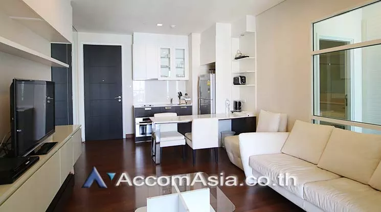  1 Bedroom  Condominium For Rent in Sukhumvit, Bangkok  near BTS Thong Lo (AA17010)