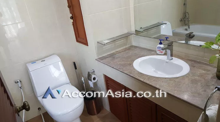  2 Bedrooms  Condominium For Rent in Sukhumvit, Bangkok  near BTS Nana - MRT Sukhumvit (AA17017)