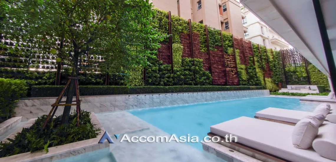  3 Bedrooms  Condominium For Sale in Sukhumvit, Bangkok  near BTS Thong Lo (AA17019)