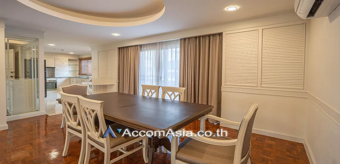 Big Balcony |  3 Bedrooms  Apartment For Rent in Sukhumvit, Bangkok  near BTS Phrom Phong (AA17023)