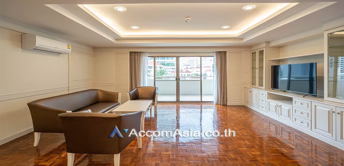 Big Balcony |  Newly renovated Apartment  2 Bedroom for Rent BTS Phrom Phong in Sukhumvit Bangkok