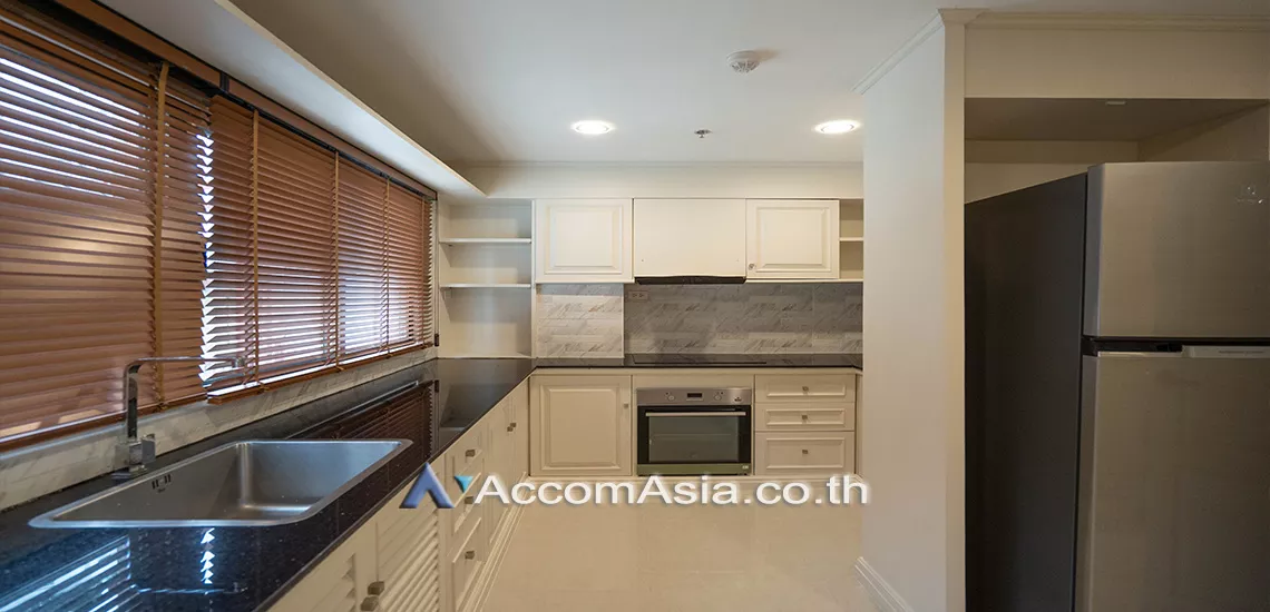 Big Balcony |  2 Bedrooms  Apartment For Rent in Sukhumvit, Bangkok  near BTS Phrom Phong (AA17025)