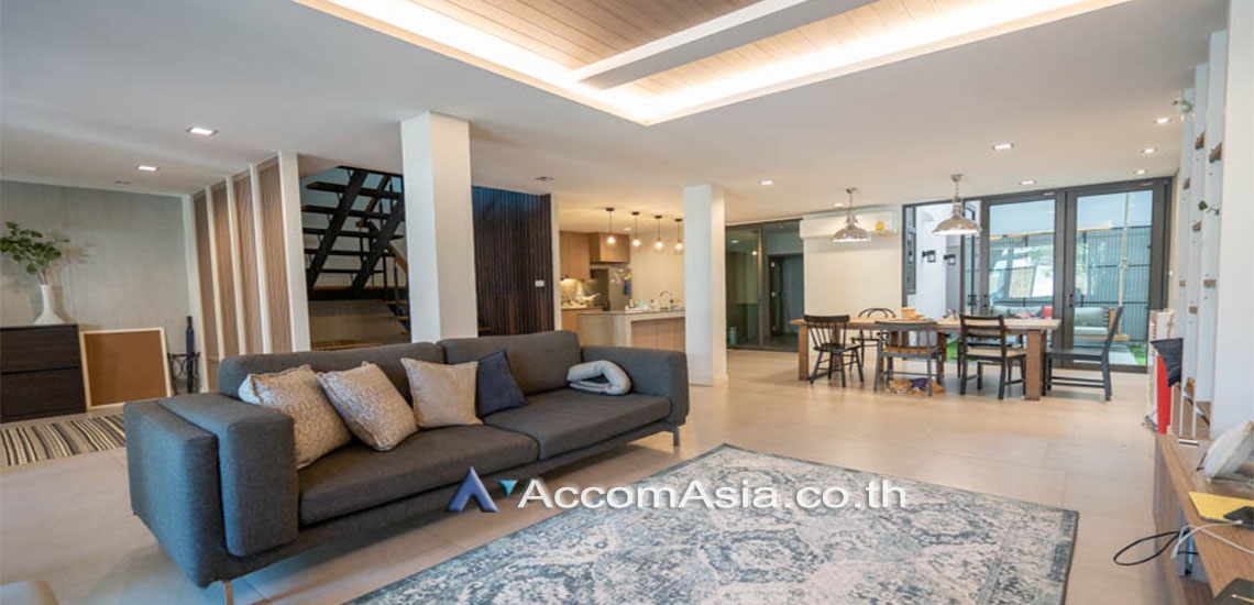  1  3 br Townhouse For Rent in Sukhumvit ,Bangkok BTS Ekkamai AA17062