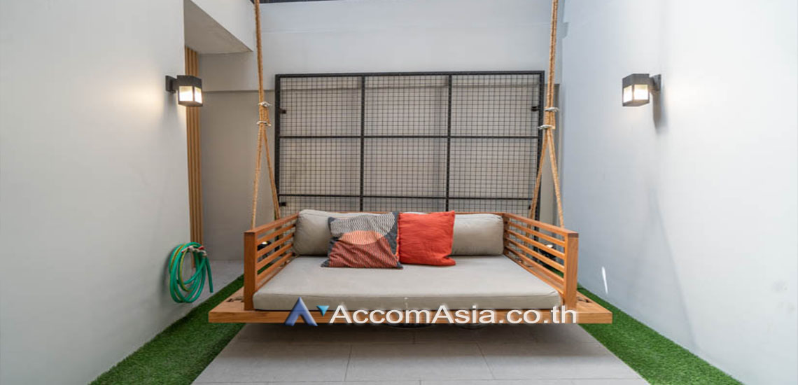  1  3 br Townhouse For Rent in Sukhumvit ,Bangkok BTS Ekkamai AA17062