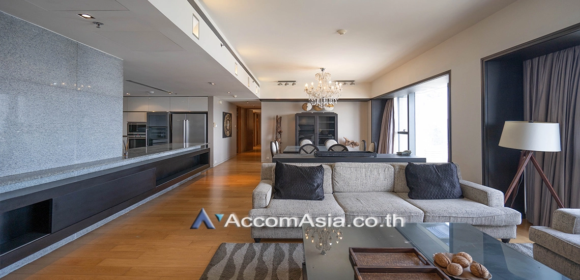  3 Bedrooms  Condominium For Rent in Sathorn, Bangkok  near BTS Chong Nonsi - MRT Lumphini (AA17091)