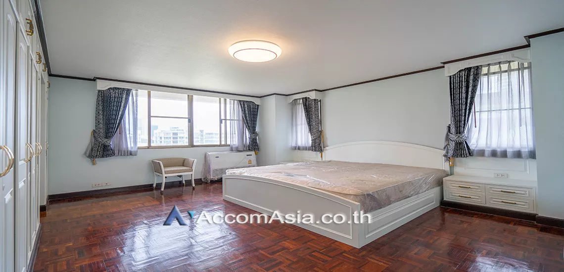  3 Bedrooms  Condominium For Rent in Sukhumvit, Bangkok  near BTS Thong Lo (AA17106)