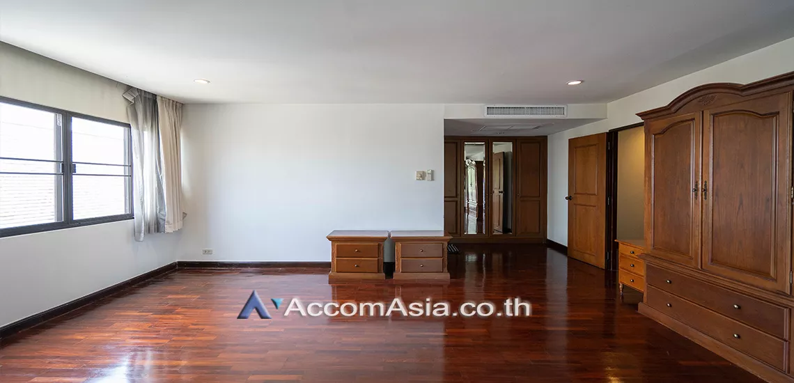  4 Bedrooms  Condominium For Rent in Sathorn, Bangkok  near BRT Thanon Chan (AA17110)