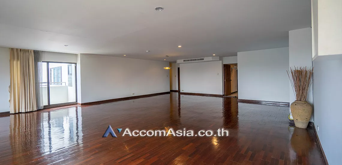  4 Bedrooms  Condominium For Rent in Sathorn, Bangkok  near BRT Thanon Chan (AA17110)