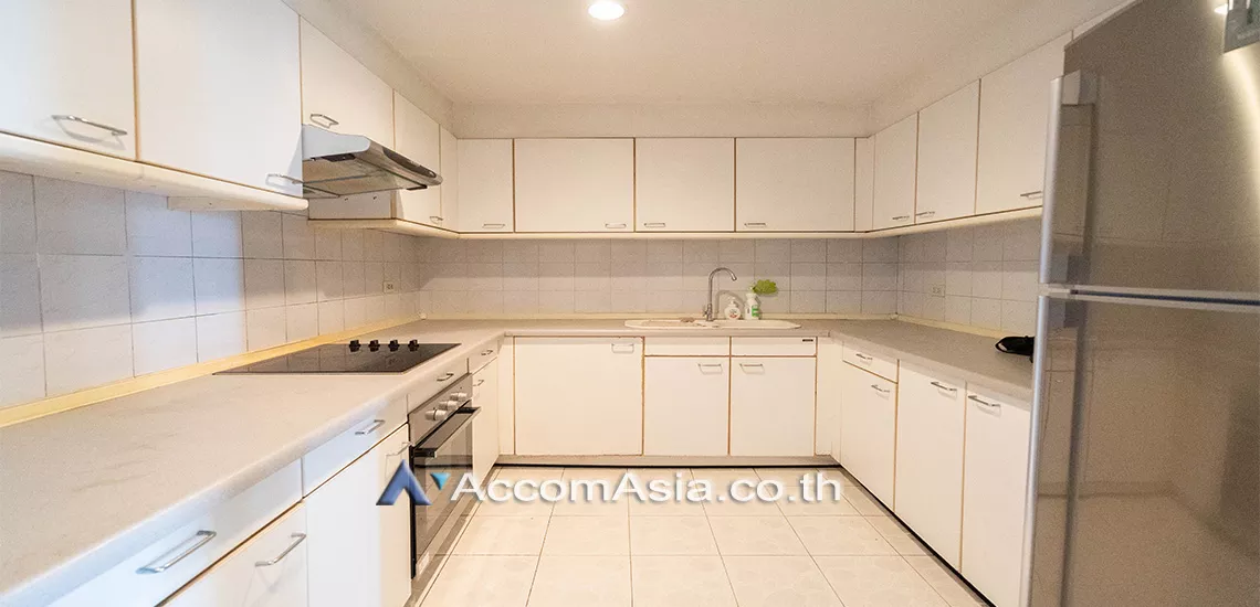  4 Bedrooms  Condominium For Rent in Sathorn, Bangkok  near BRT Thanon Chan (AA17110)