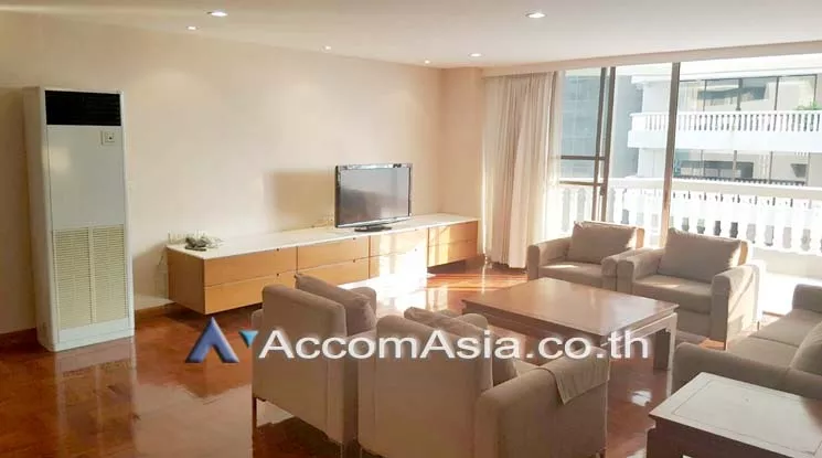  3 Bedrooms  Apartment For Rent in Sukhumvit, Bangkok  near BTS Phrom Phong (AA17190)