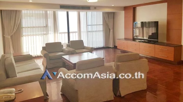  3 Bedrooms  Apartment For Rent in Sukhumvit, Bangkok  near BTS Phrom Phong (AA17191)