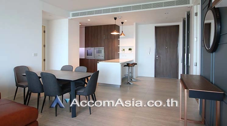  2 Bedrooms  Condominium For Rent in Ploenchit, Bangkok  near BTS Ratchadamri (AA17219)