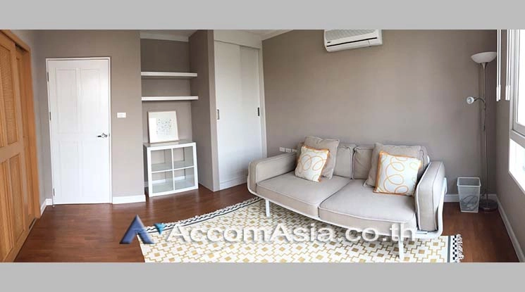  3 Bedrooms  Condominium For Rent in Sathorn, Bangkok  near BRT Thanon Chan (AA17242)