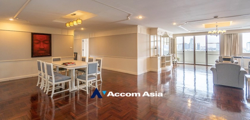 Pet friendly |  3 Bedrooms  Apartment For Rent in Sukhumvit, Bangkok  near BTS Ekkamai (AA17254)