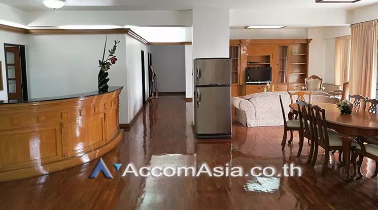 Pet friendly |  3 Bedrooms  Apartment For Rent in Sukhumvit, Bangkok  near BTS Thong Lo (AA17256)