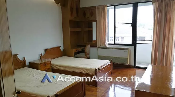 Pet friendly |  3 Bedrooms  Apartment For Rent in Sukhumvit, Bangkok  near BTS Thong Lo (AA17256)