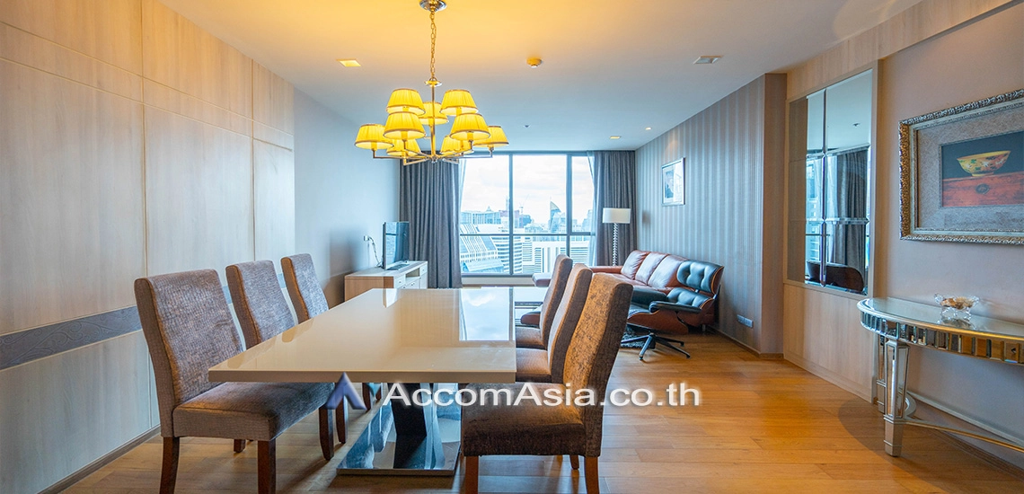  3 Bedrooms  Condominium For Rent in Sukhumvit, Bangkok  near BTS Nana (AA17278)