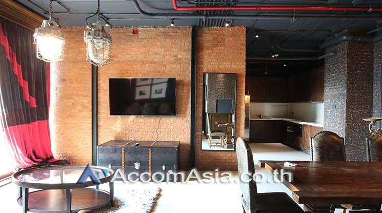 Pet friendly |  3 Bedrooms  Condominium For Rent & Sale in Sukhumvit, Bangkok  near BTS Phrom Phong (AA17286)