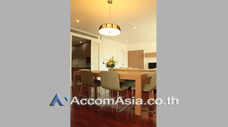  2 Bedrooms  Apartment For Rent in Sukhumvit, Bangkok  near BTS Phrom Phong (AA17302)