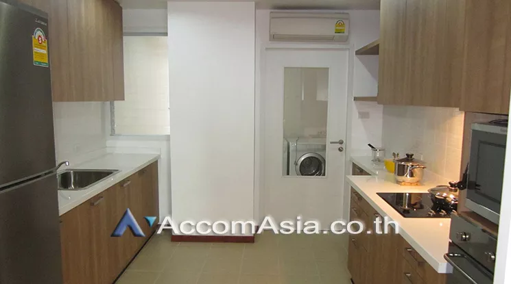  2 Bedrooms  Apartment For Rent in Sukhumvit, Bangkok  near BTS Phrom Phong (AA17302)