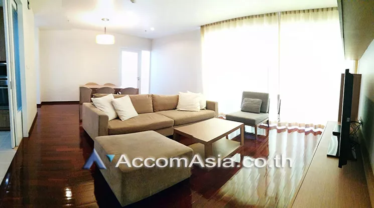  3 Bedrooms  Apartment For Rent in Sukhumvit, Bangkok  near BTS Phrom Phong (AA17303)