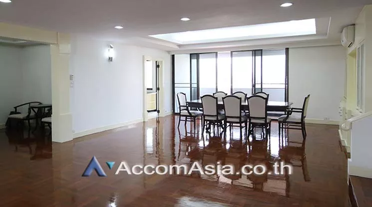 Pet friendly |  3 Bedrooms  Apartment For Rent in Sukhumvit, Bangkok  near BTS Asok - MRT Sukhumvit (AA17322)