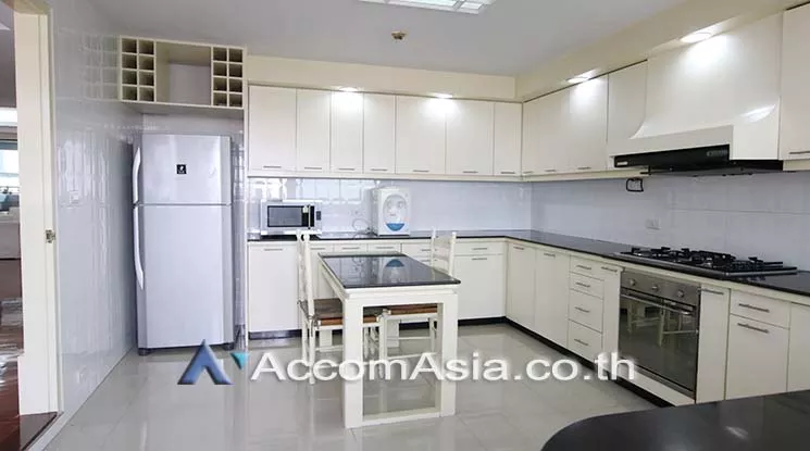 Pet friendly |  3 Bedrooms  Apartment For Rent in Sukhumvit, Bangkok  near BTS Asok - MRT Sukhumvit (AA17322)