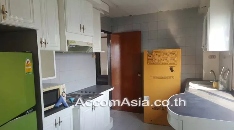  3 Bedrooms  Condominium For Sale in Sukhumvit, Bangkok  near BTS Thong Lo (AA17393)