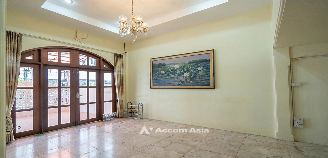 17  5 br House For Rent in Sukhumvit ,Bangkok BTS Ekkamai at Ekkamai Villas AA17416