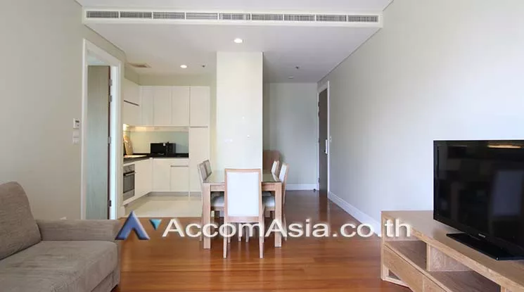  2 Bedrooms  Condominium For Rent in Sukhumvit, Bangkok  near BTS Phrom Phong (AA17459)