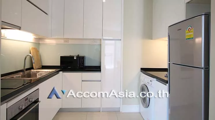  2 Bedrooms  Condominium For Rent in Sukhumvit, Bangkok  near BTS Phrom Phong (AA17459)