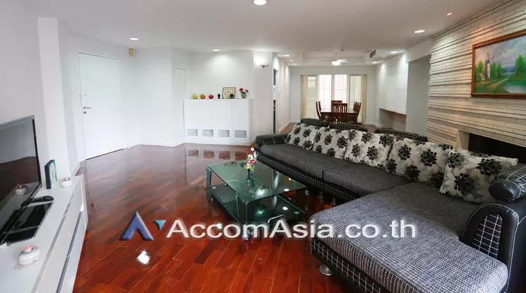 Pet friendly |  3 Bedrooms  Apartment For Rent in Sukhumvit, Bangkok  near BTS Asok - MRT Sukhumvit (AA17514)