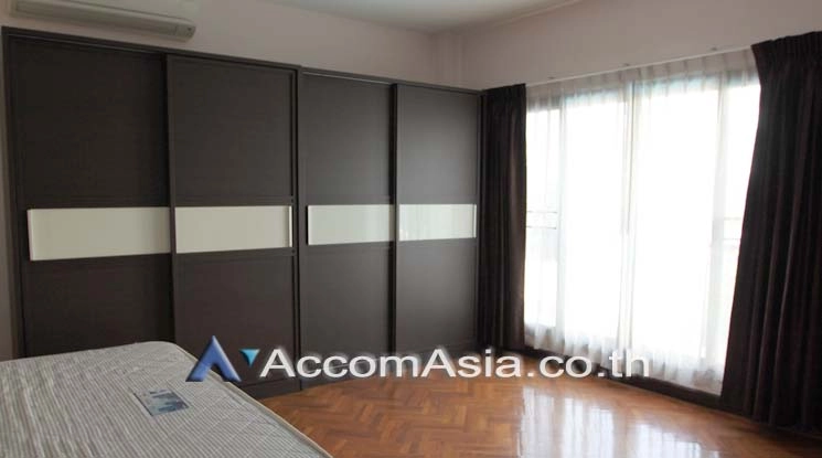 11  Apartment for rent and sale in Sukhumvit ,Bangkok BTS Ekkamai at Spacious Room AA17547