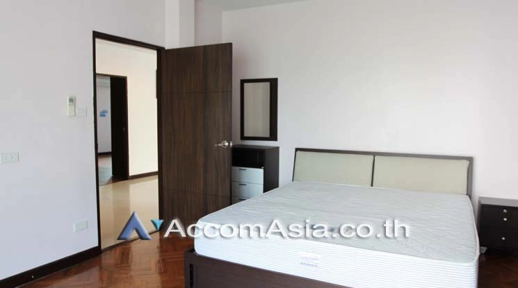 12  Apartment for rent and sale in Sukhumvit ,Bangkok BTS Ekkamai at Spacious Room AA17547