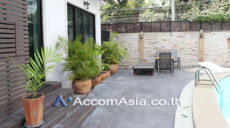 Home Office, Office, Pet friendly |  Apartment For Rent & Sale in Sukhumvit, Bangkok  near BTS Ekkamai (AA17547)