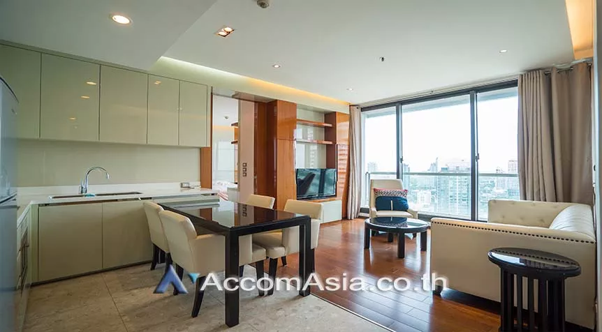  2 Bedrooms  Condominium For Rent in Sukhumvit, Bangkok  near BTS Phrom Phong (AA17556)