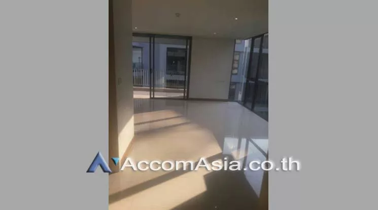  2 Bedrooms  Condominium For Sale in Sukhumvit, Bangkok  near BTS Phrom Phong (AA17600)