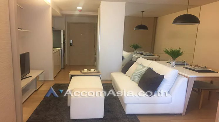  1 Bedroom  Condominium For Rent in Sukhumvit, Bangkok  near BTS Thong Lo (AA17616)