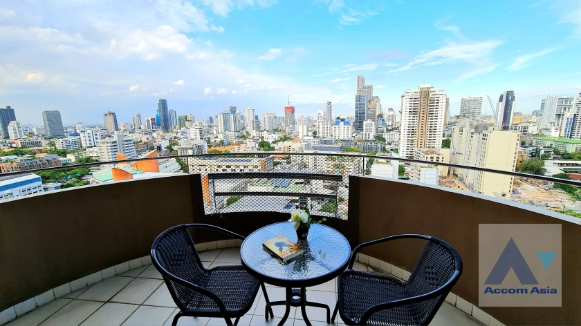 Big Balcony, Pet friendly |  3 Bedrooms  Apartment For Rent in Sukhumvit, Bangkok  near BTS Phrom Phong (AA17654)