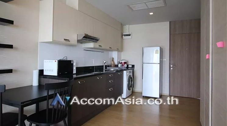  1 Bedroom  Condominium For Rent in Sukhumvit, Bangkok  near BTS Phrom Phong (AA17659)