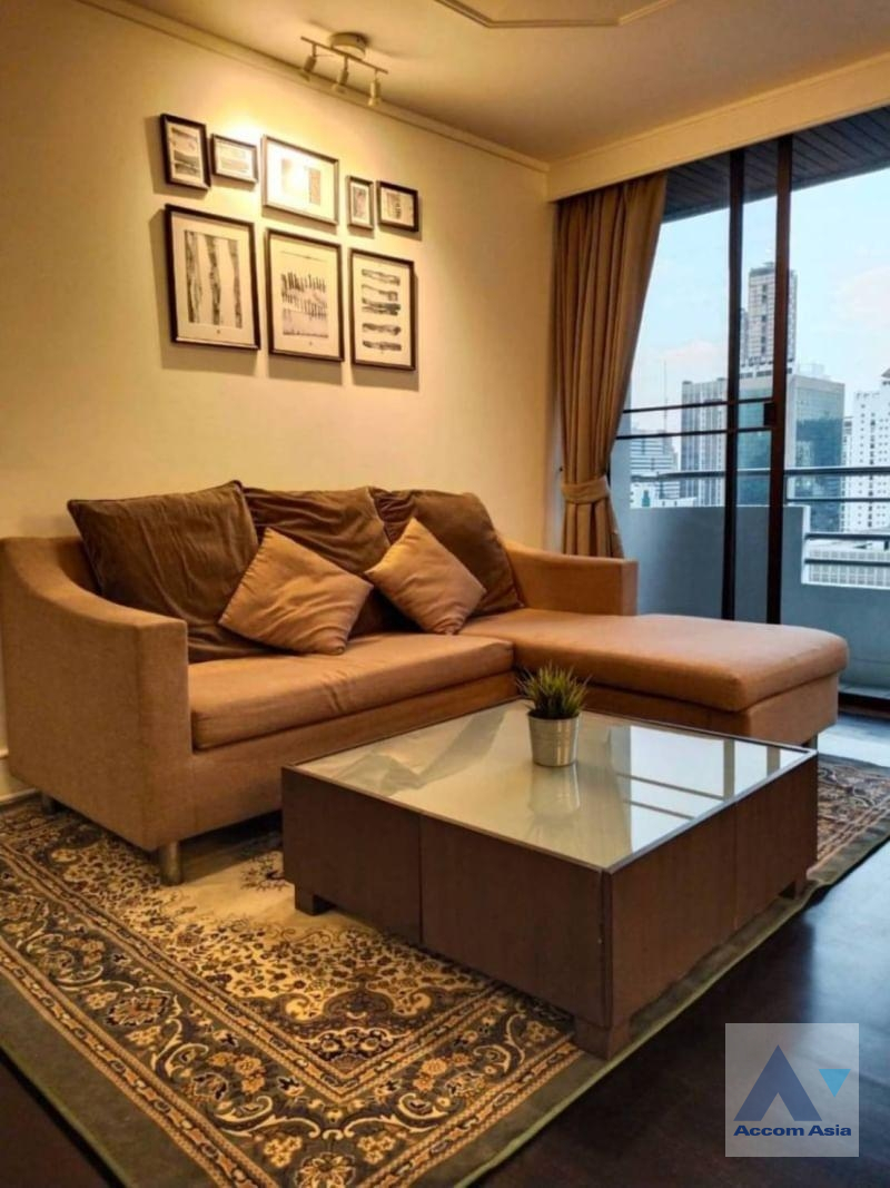 Pet friendly |  2 Bedrooms  Apartment For Rent in Sathorn, Bangkok  near BTS Surasak (AA17660)